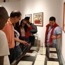 Inauguración de la exposición ‘Hernando Tejada, Viaje de Vuelta’; detalles del homenaje