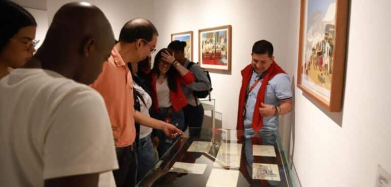 Inauguración de la exposición ‘Hernando Tejada, Viaje de Vuelta’; detalles del homenaje