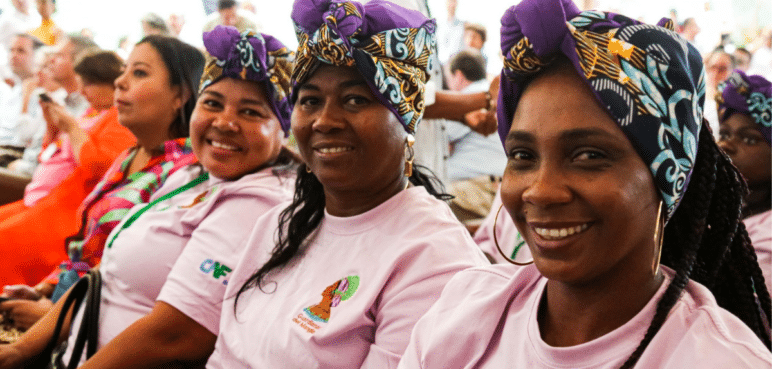 Mujeres piangüeras: el papel clave en la defensa y conservación de los manglares del Pacífico