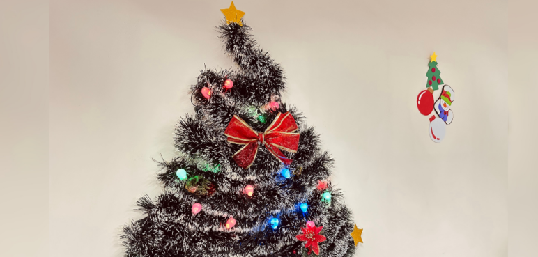 ¿Cómo armar un árbol de Navidad? Tips para decorar este 2024
