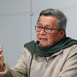 ¿Qué respondió el ELN sobre los procesos de negociación con el Gobierno?
