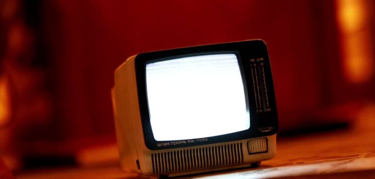 De la pantalla al cambio: el rol de la televisión en la sociedad
