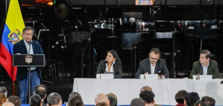 Petro pide al Congreso cambiar normas para agilizar la reforma agraria
