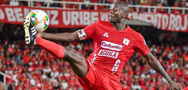 ¿Por qué fue condecorado Adrián Ramos antes de la final de la Copa?