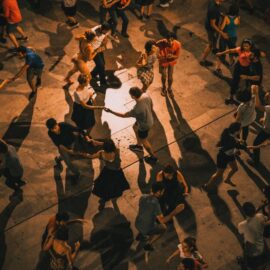 ¿Por qué las canciones de salsa duran tanto tiempo? La respuesta es armoniosa