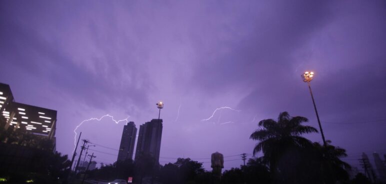 Huracán Rafael en Colombia: estos departamentos se mantienen en alerta