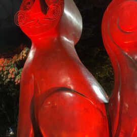 Cali homenajea a los Bomberos Voluntarios iluminando de rojo sus monumentos icónicos