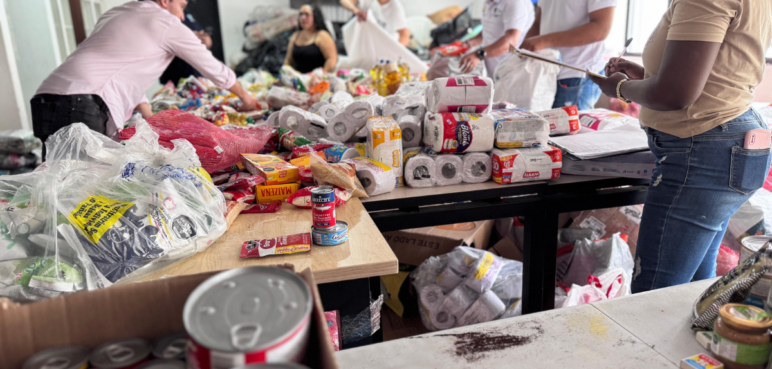 Más de 11 toneladas de ayuda humanitaria parten desde el Valle hacia el Chocó