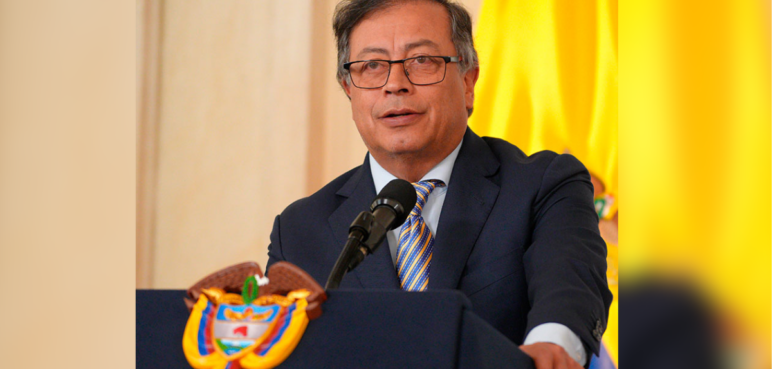 Petro insiste en tribunal de cierre para lograr la Paz Total y cuestiona a la JEP