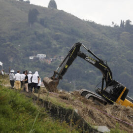 Encuentran los primeros restos humanos en escombrera de Medellín tras años de búsqueda