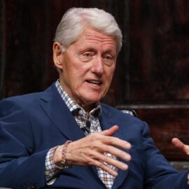 El expresidente Bill Clinton fue hospitalizado en Washington, ¿cuál fue el motivo?