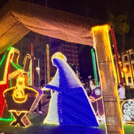 Alumbrado navideño en Cali 2024.