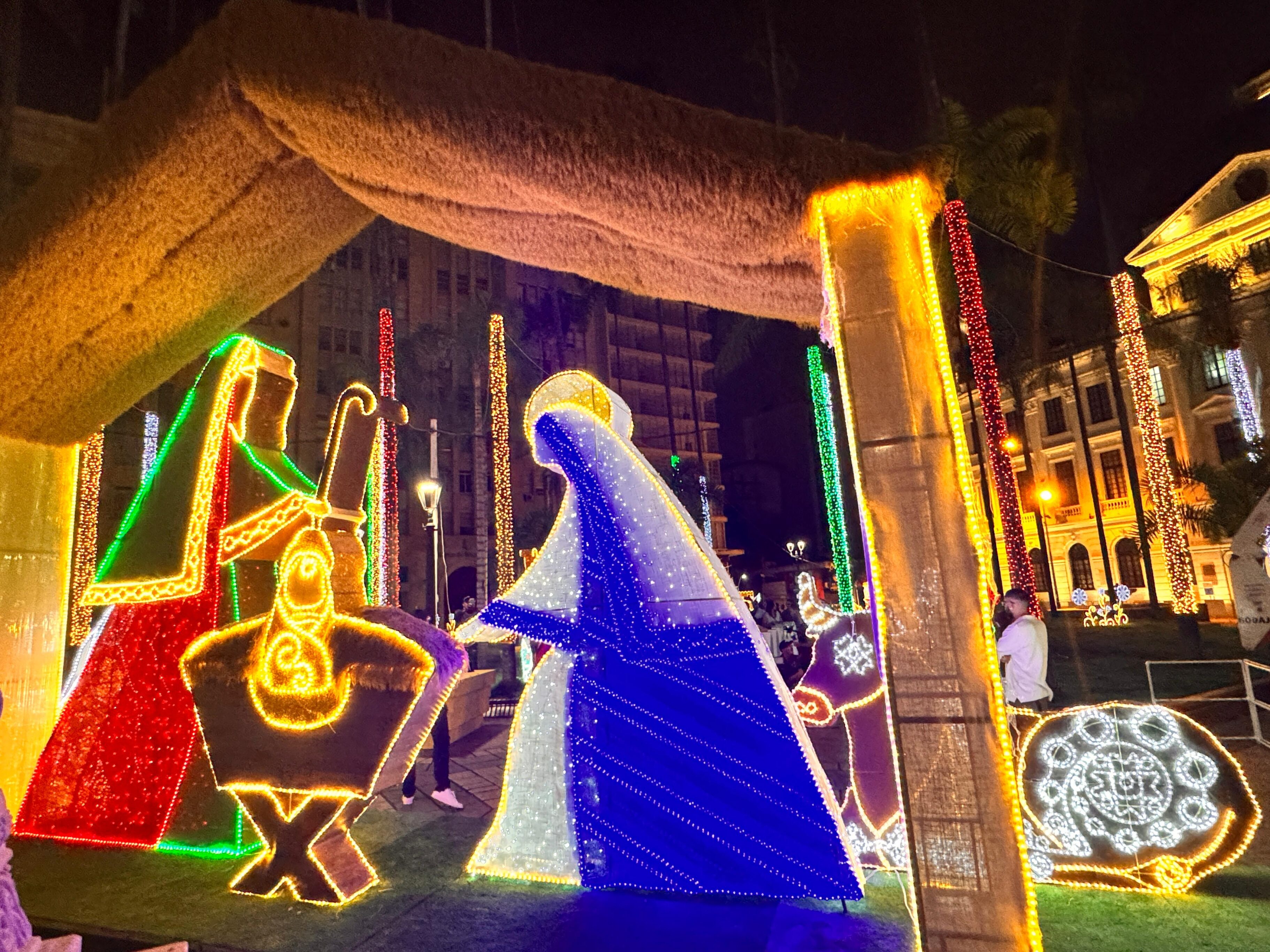 Alumbrado navideño en Cali 2024.