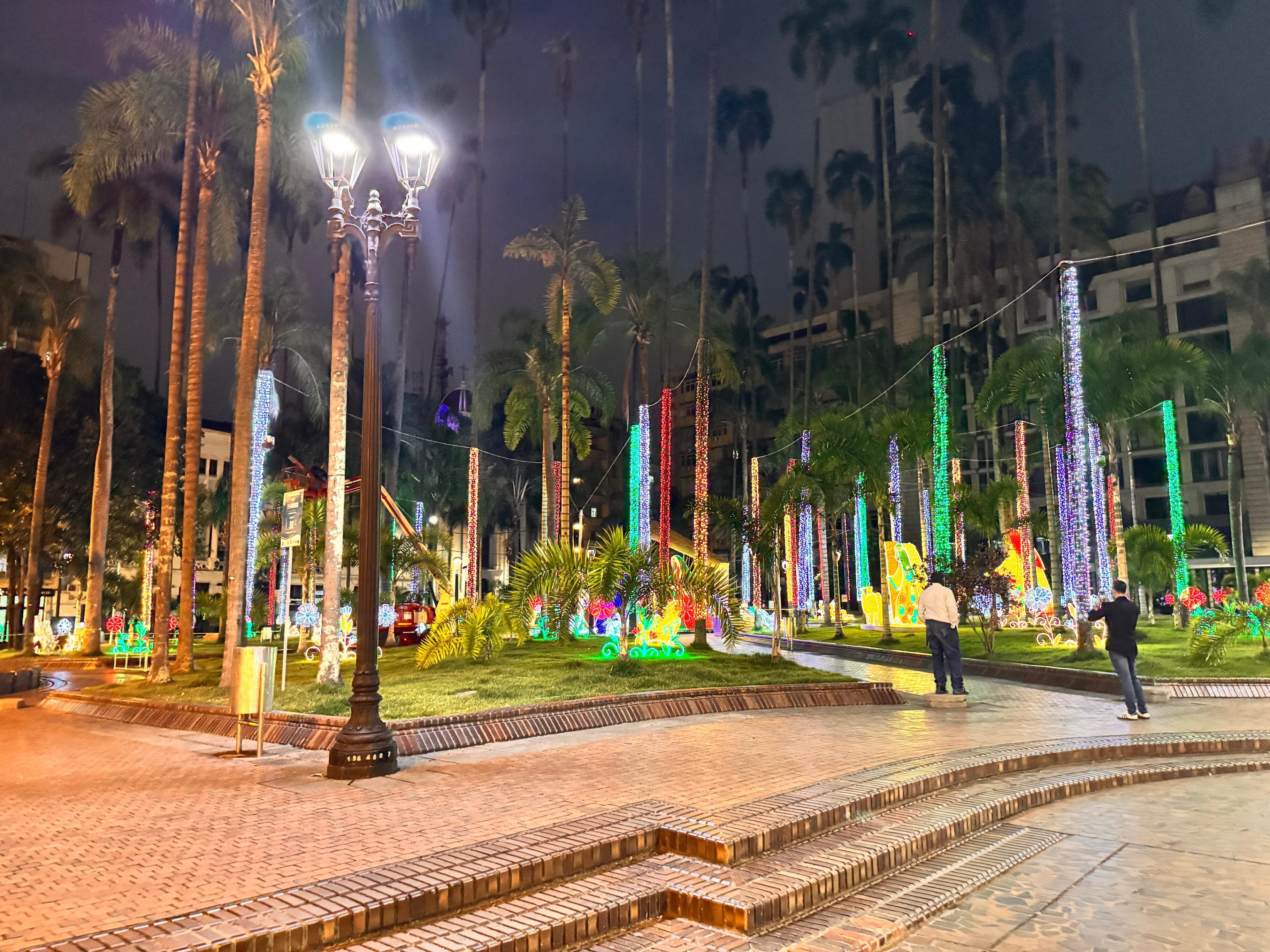 Alumbrado navideño en Cali 2024.
