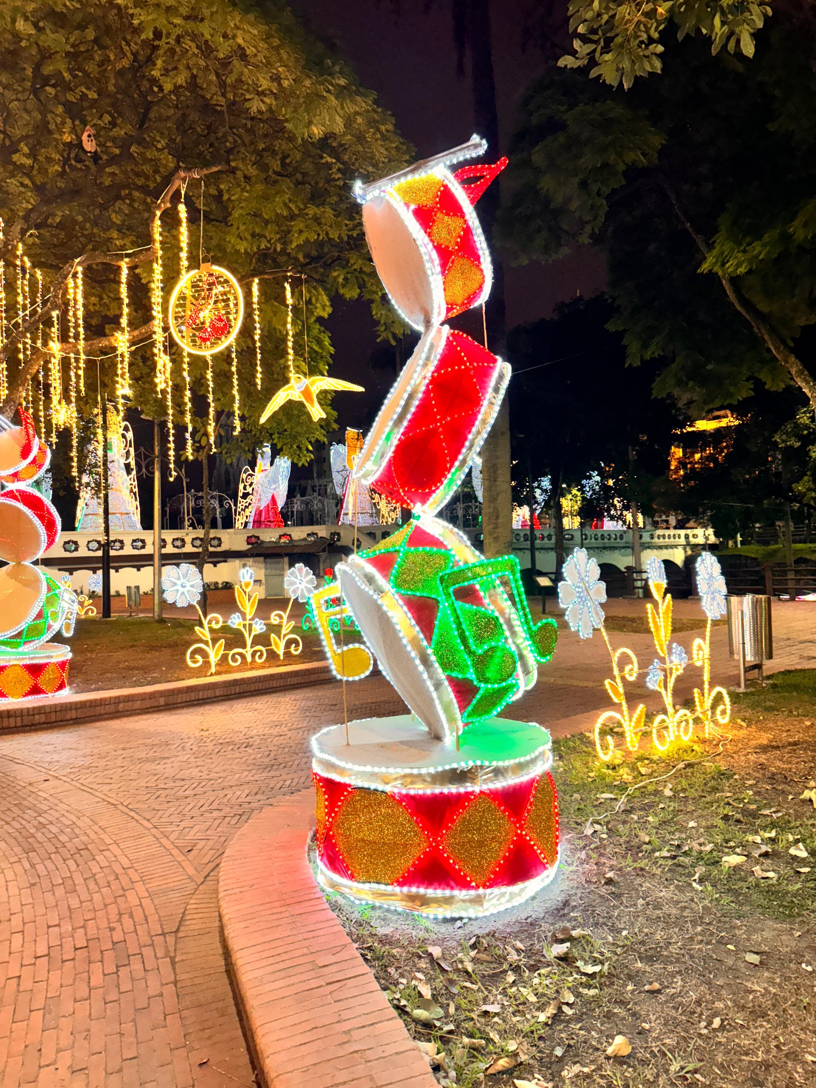 Alumbrado navideño en Cali 2024.