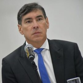 Álvaro Prada asume la presidencia del Consejo Nacional Electoral tras renuncia de César Lorduy