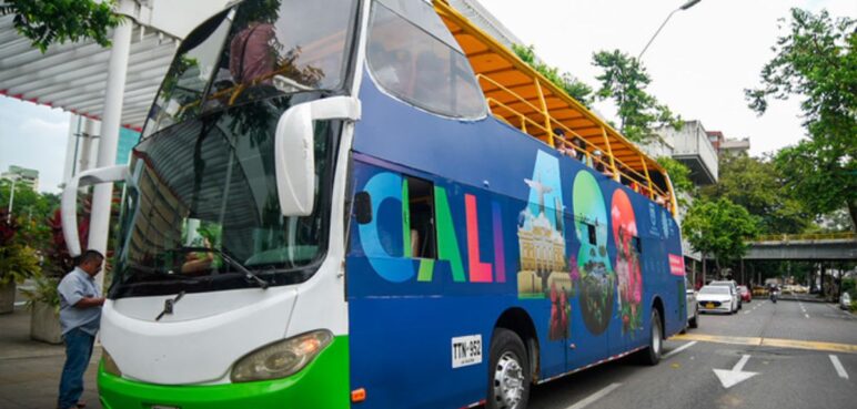 Advierten sobre personas que estarían estafando por servicios en bus turístico de Alcaldía de Cali
