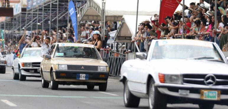 "La huella de un motor": balance del desfile de autos clásicos y antiguos en la Feria de Cali
