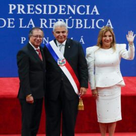 ‘Estoy al lado de Panamá’: presidente Petro responde a amenaza de Trump sobre el canal