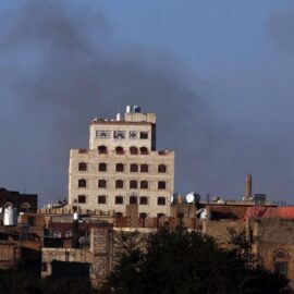 Director de la OMS sobrevive a ataque israelí en Yemen