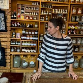 Esta es la caleña que a partir de su emprendimiento de especias exalta al pacífico
