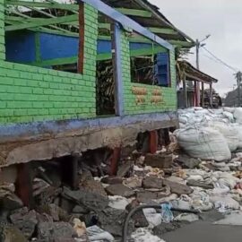Emergencia en Juanchaco: fuerte oleaje dejó varias viviendas afectadas