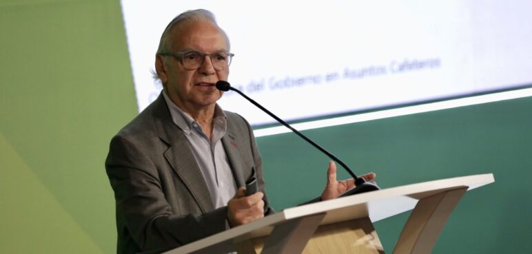 Ricardo Bonilla, ministro de Hacienda, presentó su carta de renuncia irrevocable