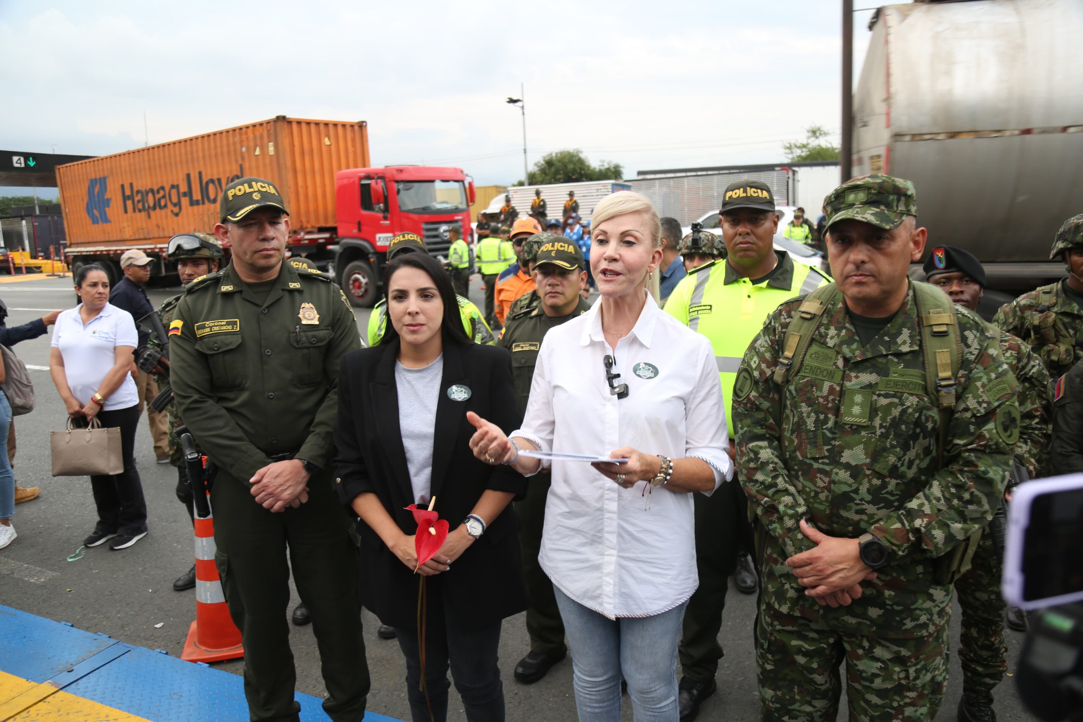 Dos poetisas y un escritor son homenajeados por su legado cultural en el Valle