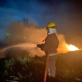Incendio en Yumbo-Mulaló