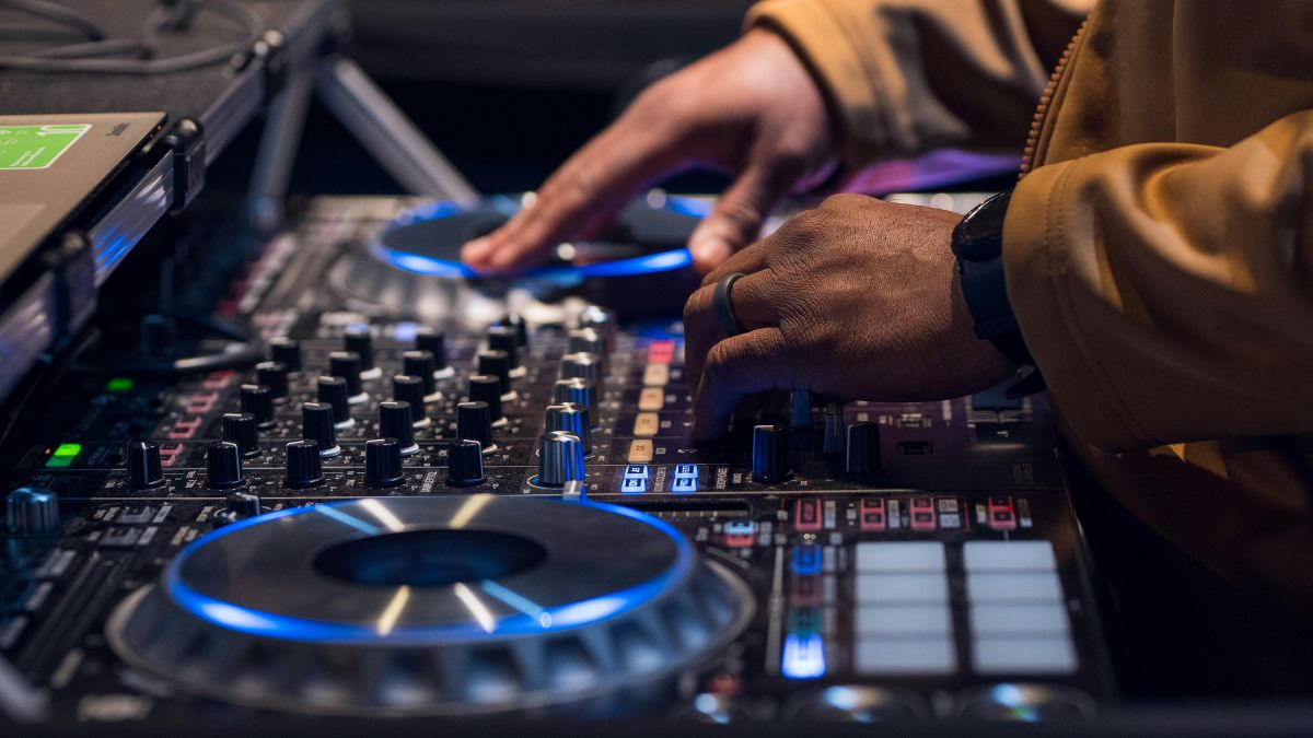 Las mejores canciones para escuchar el 31 de diciembre: Infaltables en el fin de año
