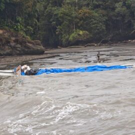 Embarcación se hundió en Buenaventura: autoridades rescataron a 5 tripulantes