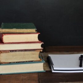 Los cuatro principales libros para comprender el conflicto y recuperar el valor de la racionalidad