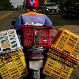 Evite sanciones: esta es la carga máxima que pueda llevar una motocicleta en Colombia