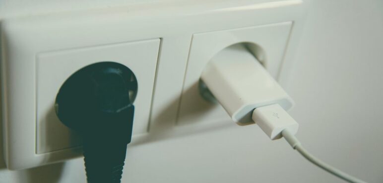Navidad segura: evita sobrecargas eléctricas con estos consejos