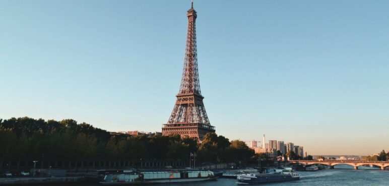 Emergencia en la Torre Eiffel: Turistas tuvieron que ser evacuados