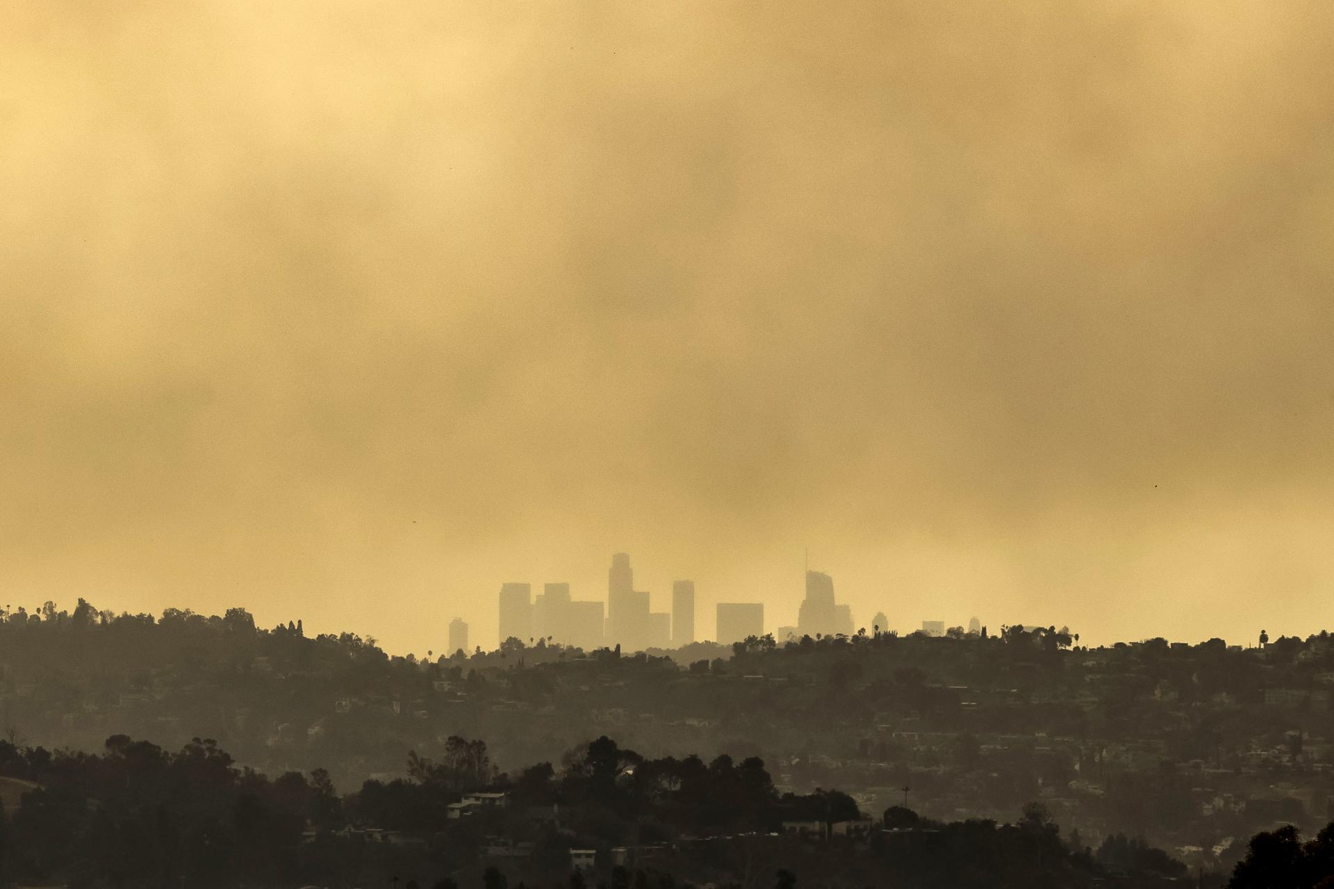 Los fuertes vientos de Santa Ana y su impacto catastrófico en los incendios de California
