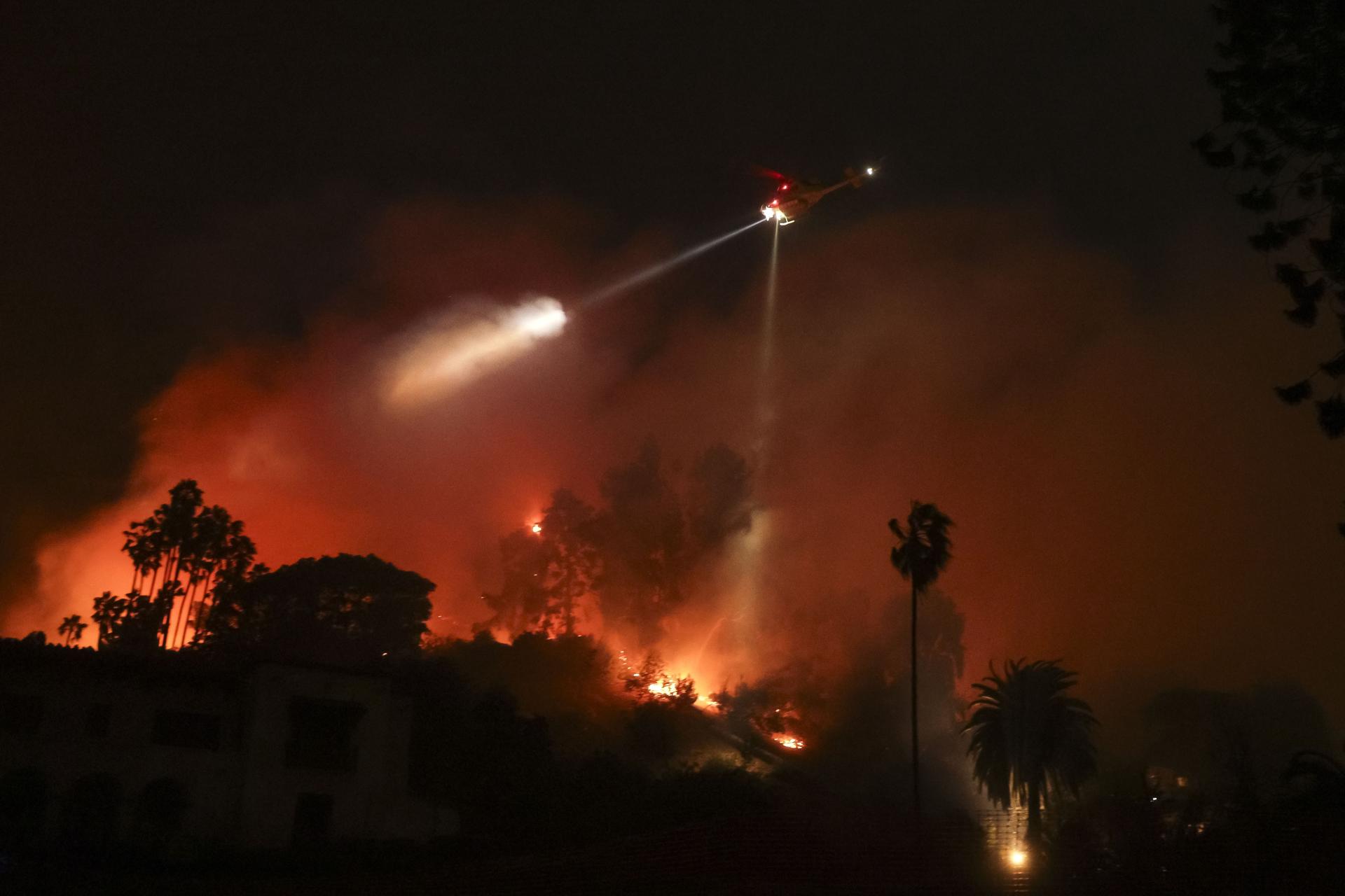 Los fuertes vientos de Santa Ana y su impacto catastrófico en los incendios de California