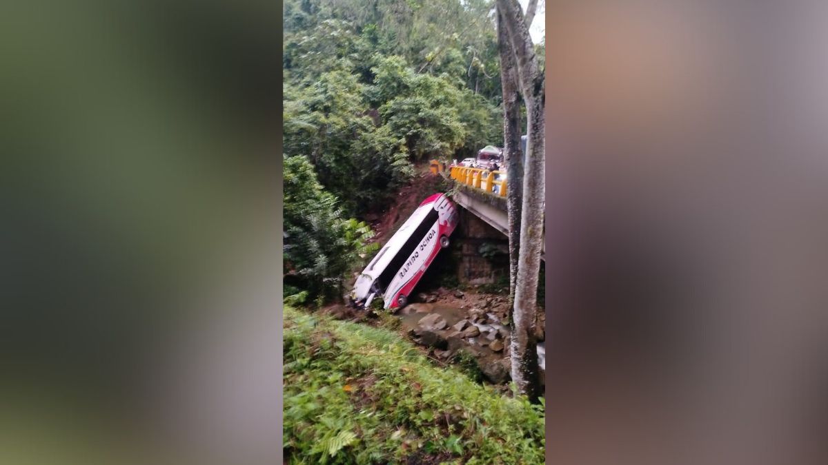 Accidente de autobús en autopista Medellín-Bogotá deja al menos 4 muertos y más de 20 heridos