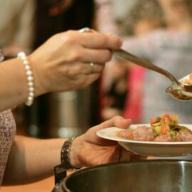 Comedor comunitario vendía productos entregados por el Banco de Alimentos