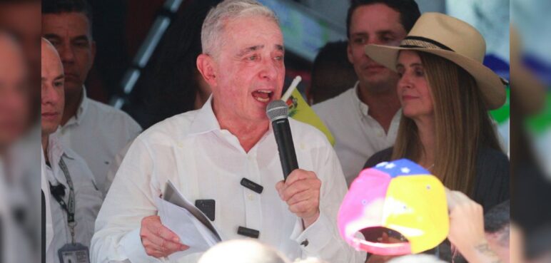 Centro Democrático defiende a Uribe tras acusaciones de Maduro