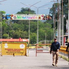 Reabre frontera de Venezuela con Colombia tras tres días