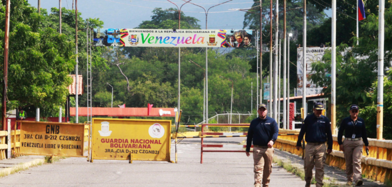 Reabre frontera de Venezuela con Colombia tras tres días