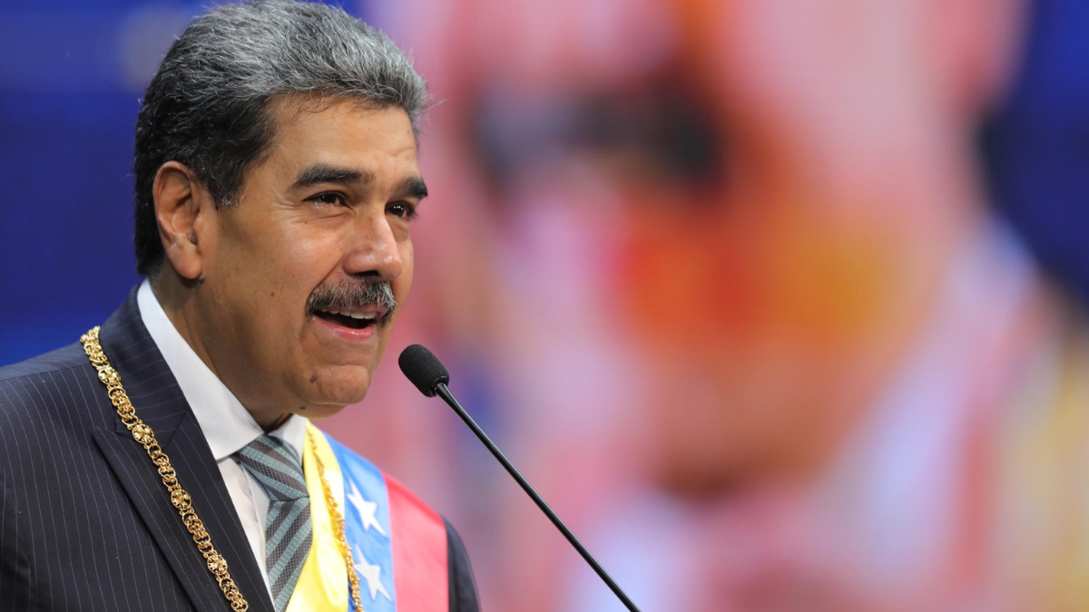 Maduro pide a la Fuerza Armada Bolivariana, estar preparados ante “amenazas criminales” de Uribe
