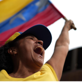 Opositores venezolanos en Cali protestan en apoyo a Edmundo González