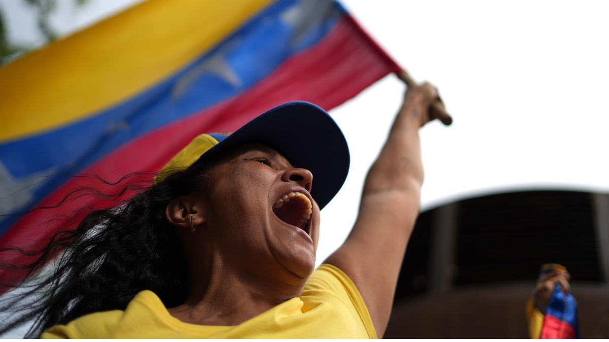 Opositores venezolanos en Cali protestan en apoyo a Edmundo González