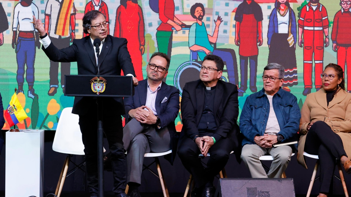 Petro suspende diálogos con ELN: “no tienen voluntad de paz”
