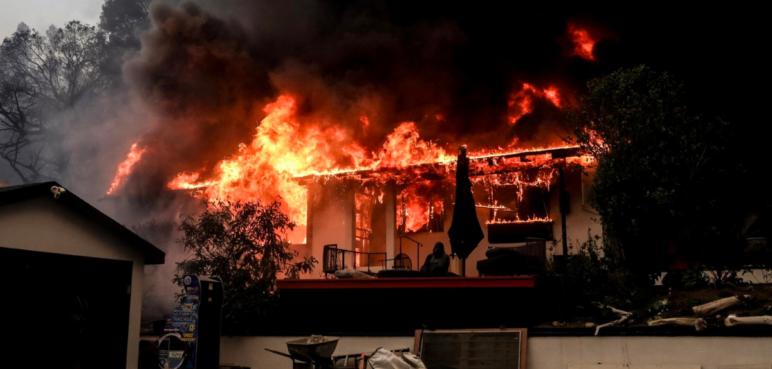 Vecinos afectados por los incendios en California: “no puedo aceptar la realidad”