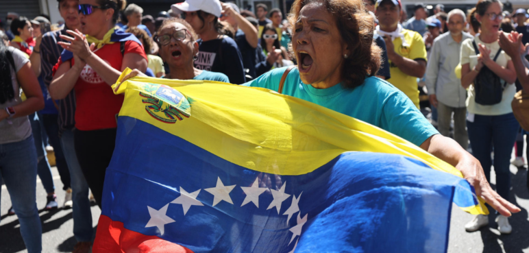 Opositores venezolanos se movilizan en las calles exigiendo la "libertad" de su país
