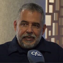 Mario Mendoza enseña la historia trepidante de la novela 'Los vagabundos de Dios'