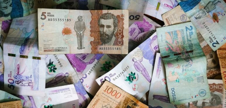 Supermercados en Colombia dejarían de recibir algunos billetes por estas características